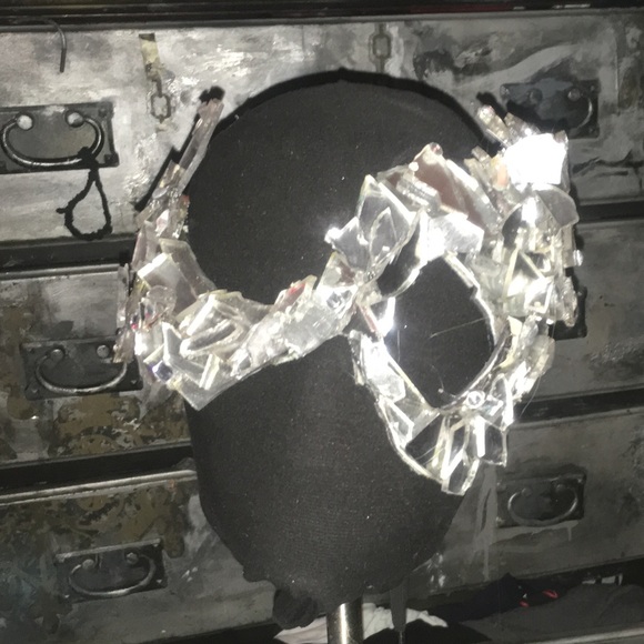 “shattered glass” masquerade mask - Picture 2 of 4